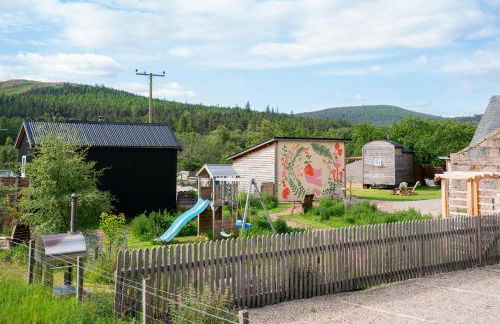Ailsa- Enchanting Tiny House with wood burner and hot tub in Cairngorms - Foto 31