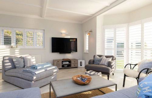 Luxury Beachfront Retreat for 14 with Hot Tub - Photo 29