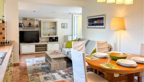 1 Bedroom Lovely Apartment In Belej - Foto 2