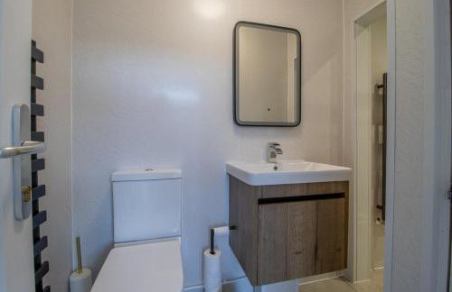 Raeburn House- 3 Bedrooms, 2 Bathrooms in Hamilton - Foto 17