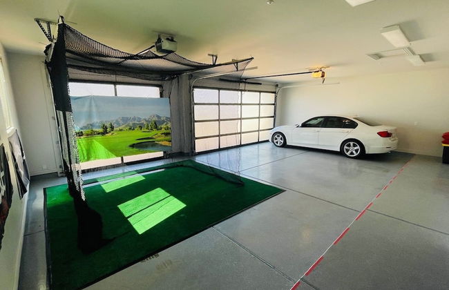 Luxury Contemporary Sanctuary w/ Pool and Views! - Foto 45