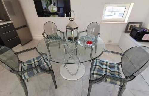 Premium Two-bedroom Apartment - Photo 18