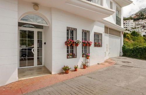 Casa Lidia, bonito y cómodo ático con rooftop privado, impresionantes vistas mar, montaña y jacuzzi - Foto 23