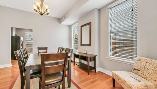 St Louis Tower Grove Two-Story Townhome Perfect for Groups Side B - Foto 5