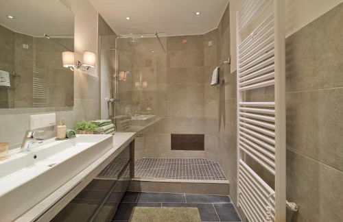 BG Living & Hosting - Stilvolle Ferienwohnung im Zentrum von Wittlich - 2 Schlafzimmer, Netflix, Waschmaschine, bis 4 Personen - Foto 12