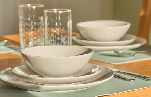 Cosy 2BR Cottage Steps to Town & Peak District - Photo 20