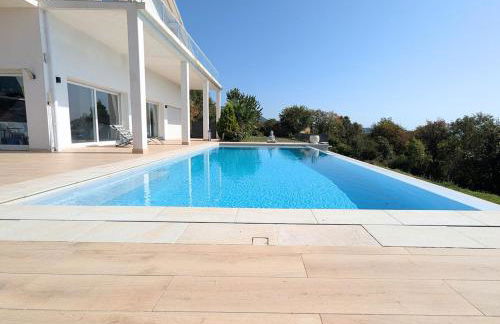 Luxurious Villa with Pool - Foto 2
