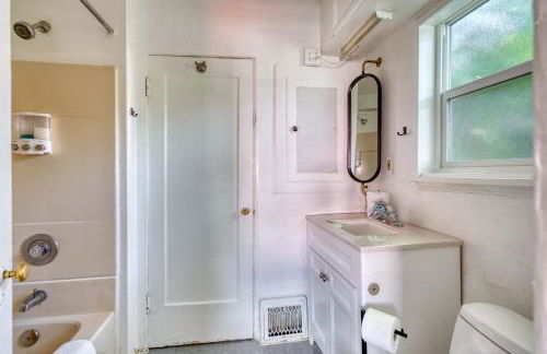 Stay Portland - Sedona Vibes in PDX- Walk to Local Shops & Coffee - Photo 25