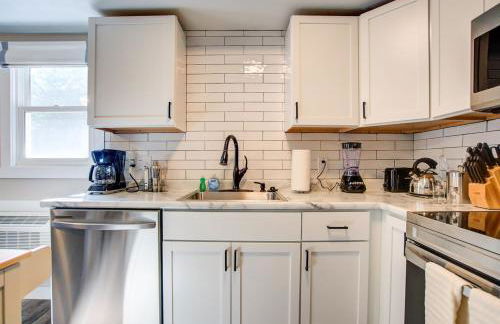 In-Unit Washer & Dryer with AC - Pets ok - Fenced yard - Foto 6