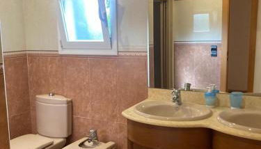 GRANDIOSO CHALET EN CASTELL DE POBLA MONTORNES - Foto 4