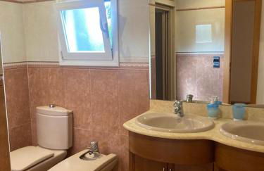 GRANDIOSO CHALET EN CASTELL DE POBLA MONTORNES - Foto 4