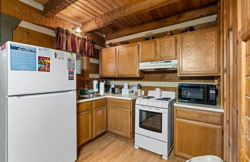 Little Bird Cabin by American Patriot Getaways - Foto 15