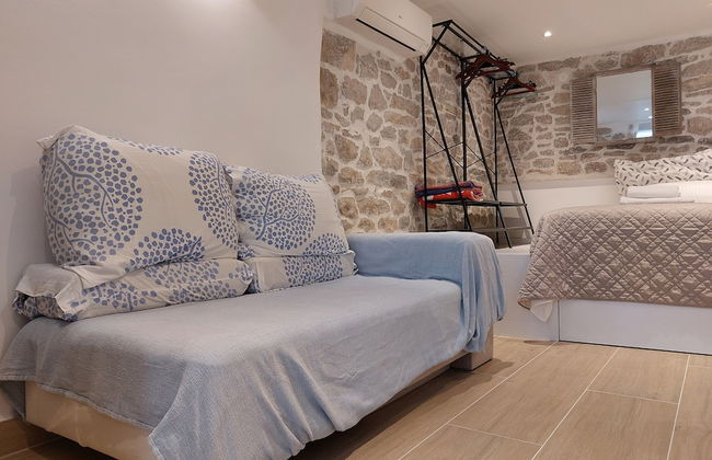 Homey 1-BR Apt - Photo 20