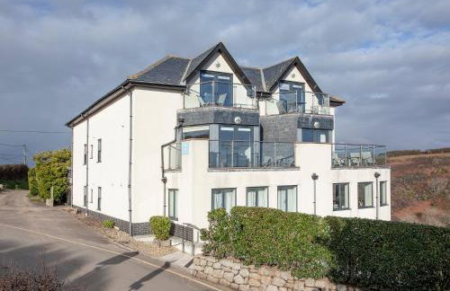 Cove View Apartment - Photo 12