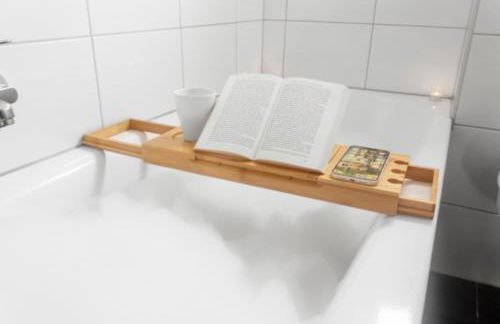 Relax Oasis with 65 SmartTV, Kitchen and Balcony - Foto 10