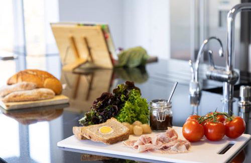 Homefield - Chic charm with unrivalled river views - Foto 21