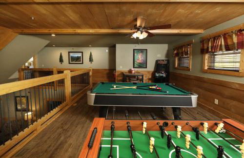 Splash Time Cinema - Six Bedroom Chalet - Photo 4