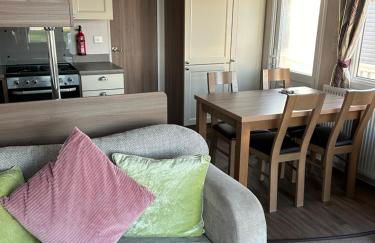 3 BEDROOMED CARAVAN WITH AMAZING SEA VIEWS! - Foto 4