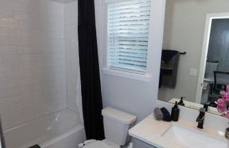 Pet Friendly Modern Zen Studio Retreat W/ Hot Tub! Home by RedAwning - Foto 66