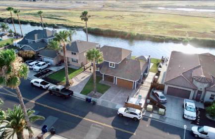 Stunning Waterfront 3BR Retreat - Perfect Getaway - Foto 58