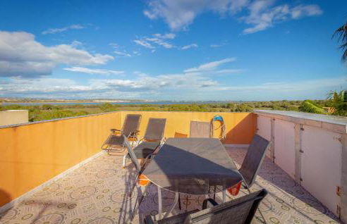 Amazing Apartment In Torrevieja - Foto 4