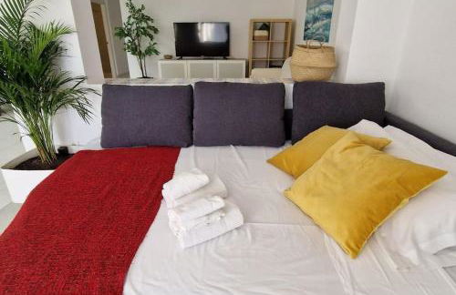 Seafront House,Sea Views,Pool and BBQ, Airport 10 mns - Photo 53