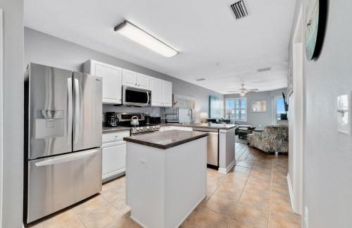 Cozy 2bd/2ba w/ View, Sleeps 6 - Photo 80