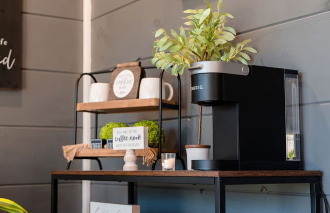 Romantic Cabin Retreat By Ghosal Luxury Lodging - Photo 11