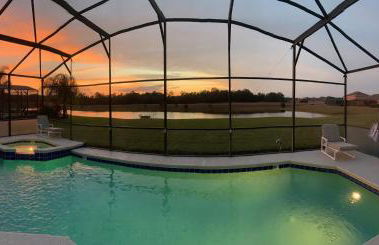 652- Spacious 5-Bedroom Villa with Pool, Spa & Scenic Lake Views - Foto 2