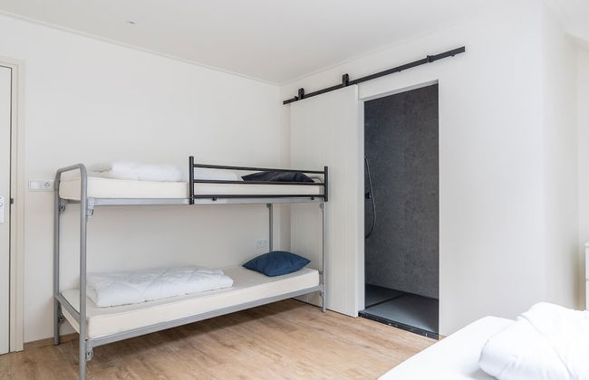 Luxurious 20-person Apartment on Ameland - Photo 8