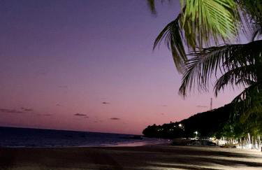 Suíte frente mar com cozinha e quintal pés na areia - Foto 37