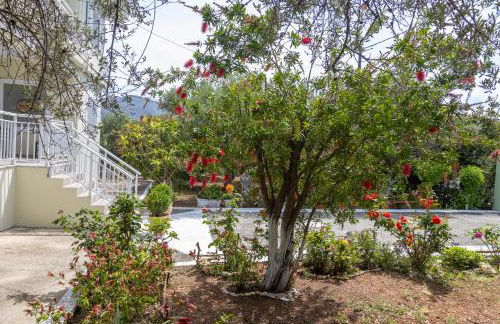 SEA & OLIVES HOUSE - Photo 40