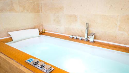 Jacuzzi® - La petite Romantique - FloBNB - Foto 4