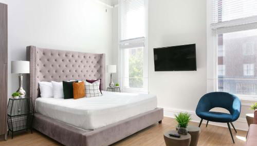 Bright 2BR Loft Sleeps 7 with Full Kitchen and Fast WiFi - Foto 2