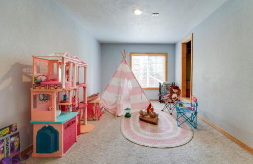 4 Mi to Downhill Ski Resort! Spacious Family Haven - Foto 29