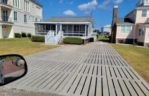 Waterfront, dock, Hot tub, kayaks, King Bedroom with amazing views, RELAXATION, 2 miles to the beach - Foto 26