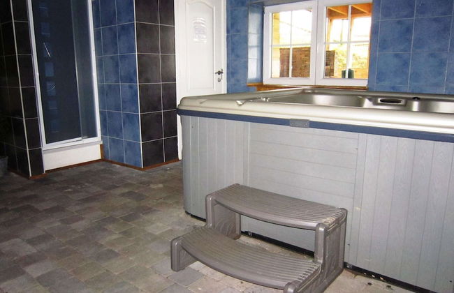 Lovely House With Much Luxury and Comfort - Photo 40