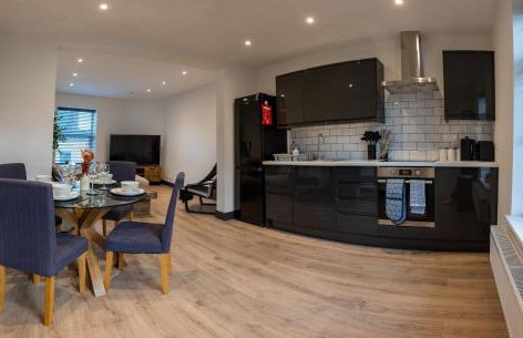 High End Contractor Apartment - 5 Separate Beds - Free Parking - Foto 41