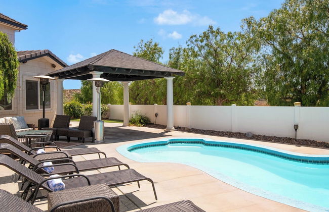 Grand Contento by Avantstay Extraordinary Estate w/ Pool & Movie Room - Photo 40