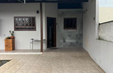 Casa Iririú · Casa exclusiva no terreno com jardim - Photo 41