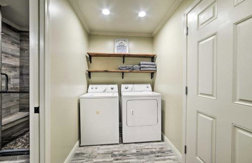 Charming Lakefront Home with Grill and Fire Pit! - Foto 23