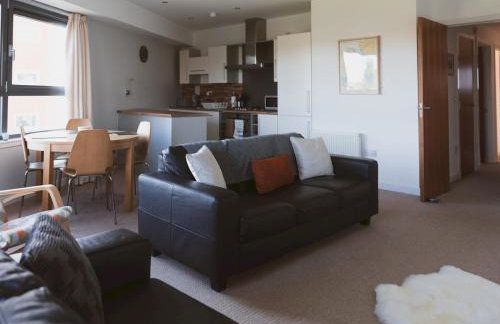 Lovely 2-Bed Flat Glasgow Harbour FREE parking - Pass the Keys - Foto 4