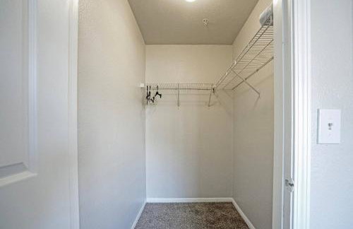 Central 9-Person Apt w/ WiFi, Near Downtown Austin - Foto 7