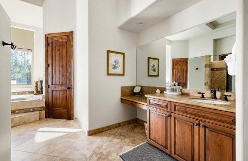 Desert Oasis with Pool Black Mountain Views - Photo 28