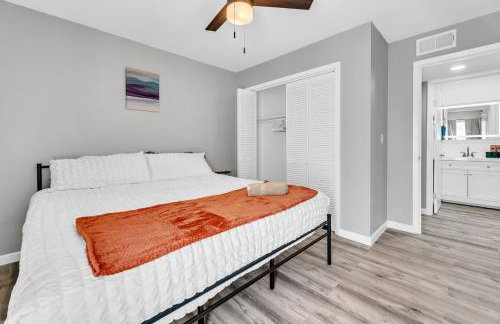 Modern 2BD 2BA Flat Gym and Pool Heart of Downtown - Foto 17