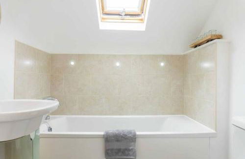 Luxury -Chelt Walking-2Bed-Long Stays-Parking - Foto 16