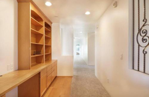 Epic 6BR with Pool, Spa and Fire Pit - Walk to Trails - Foto 29