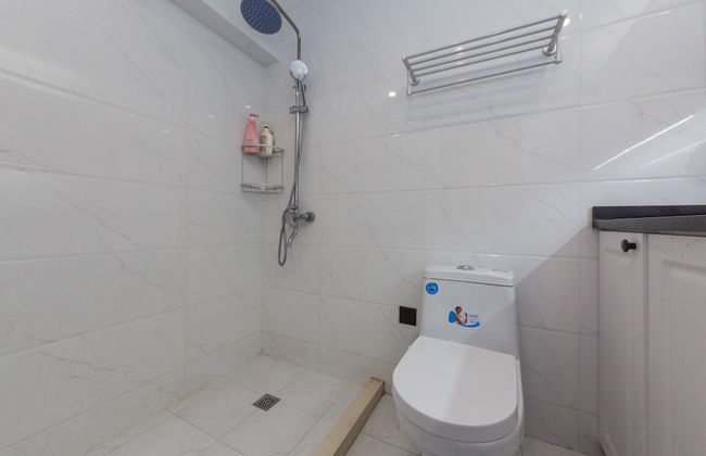 Henry's Apartment South Maoming Road - Photo 20