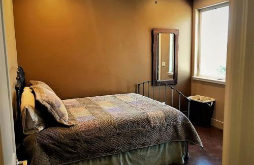 Barnwood Chateau with 2 Master Suites Hot Tub - Foto 42