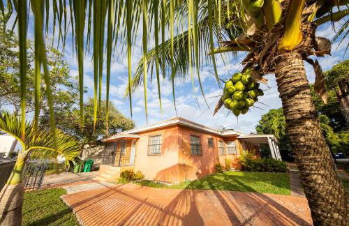 Modern 3-Bedroom in the Heart of Wynwood Art District - Foto 17